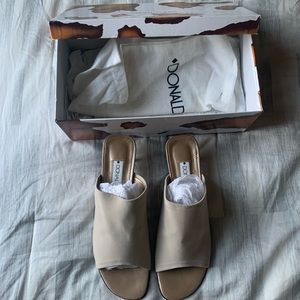 Donald J pliner Hopi mushroom silk elastic size 7